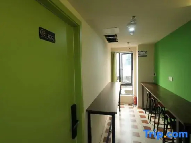 Bay Inn Hostel
