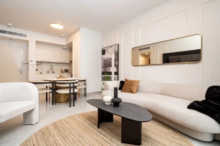 Sextuple Apartment
