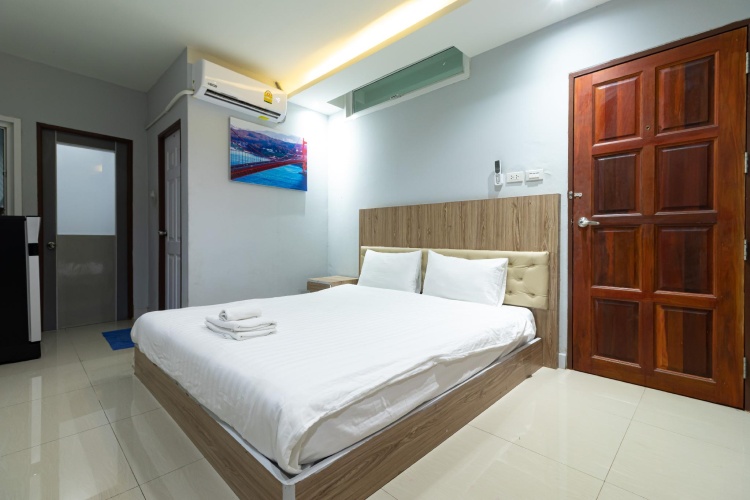 Deluxe Apartment