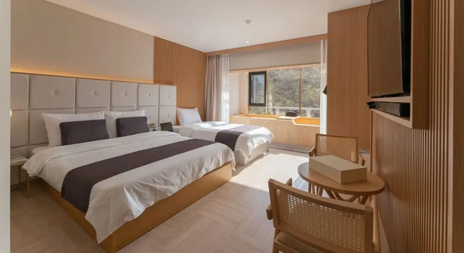 Den Basta Forest Hotel