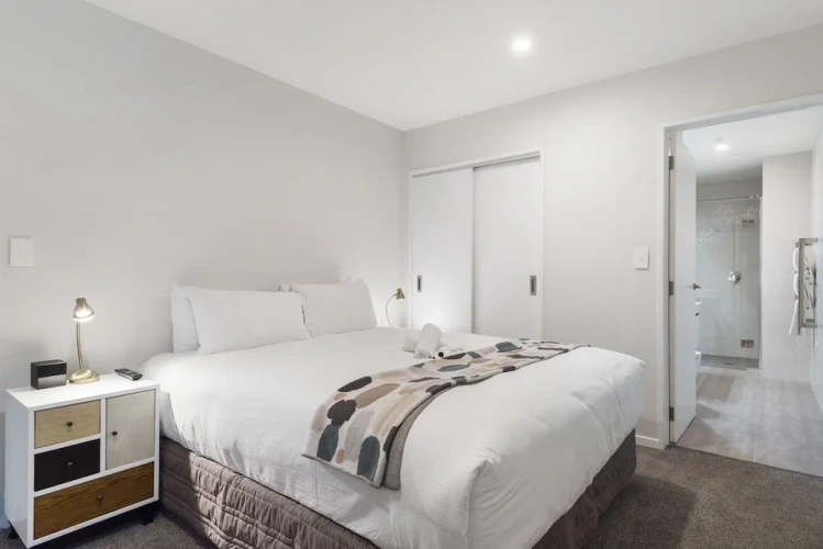 2 Bedrooms Executive Quadruple Suite with city view