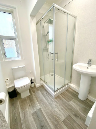 Spacious Two Bed Apartment in Poole