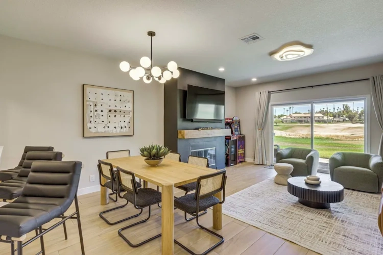 3 Bedrooms Apartment