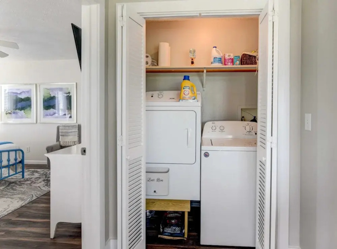 Walk to Beach: Charming Home w/ Deck in Galveston