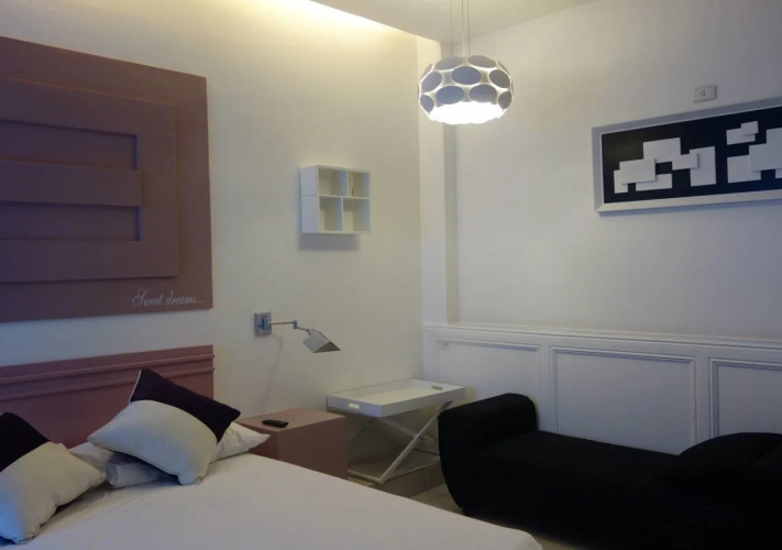 Hotel Monde