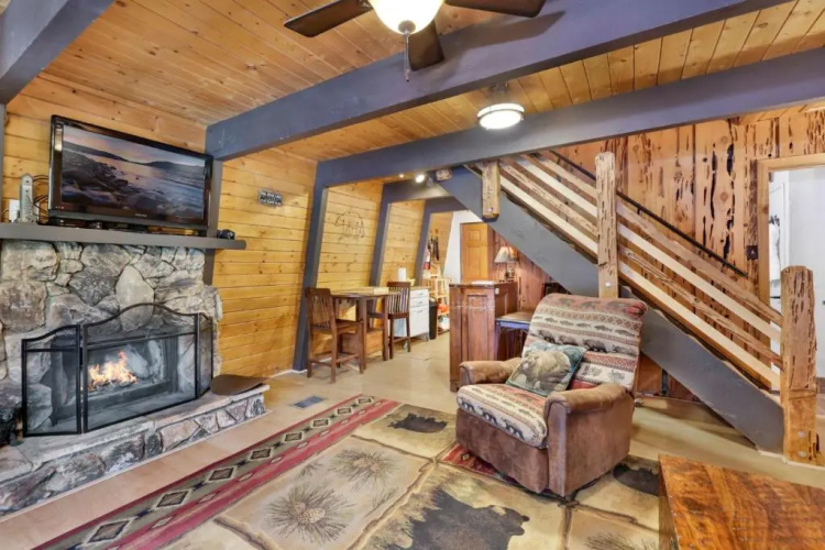 Wolf Cub Cabin#1946
