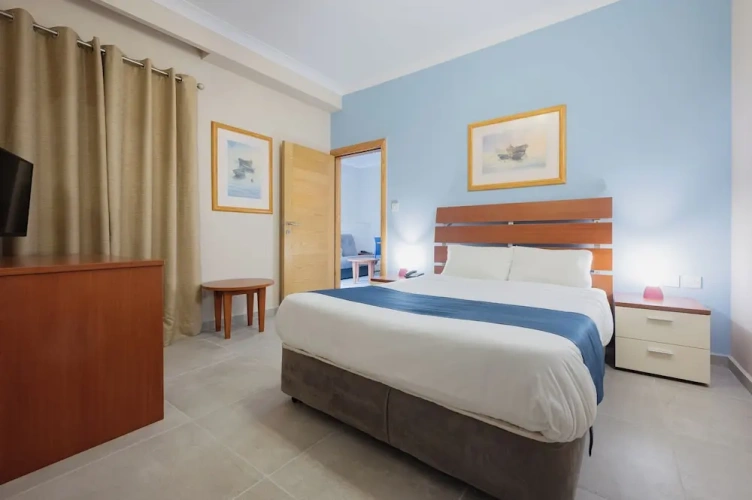 2 Bedrooms Apartment with balcony and with pool view