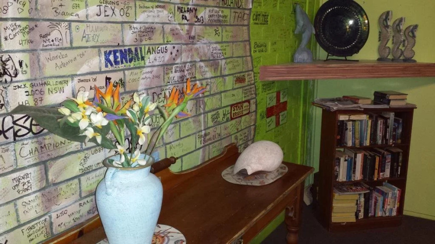 Geckos RestOver view