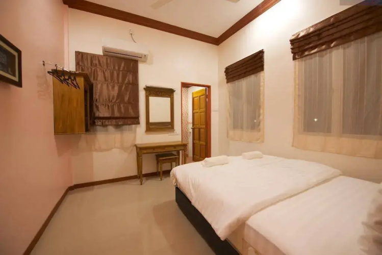 Pak Raja Villas