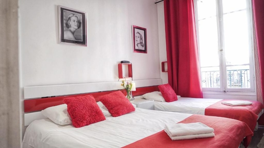 Standard Triple room
