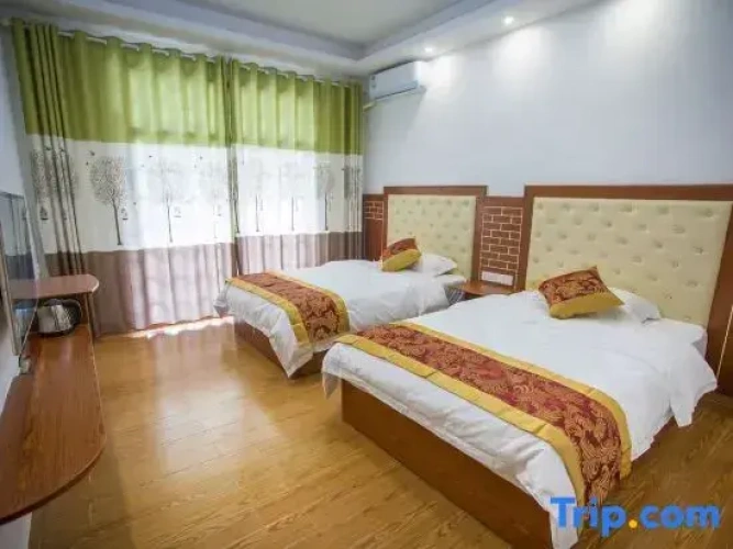 Standard Twin room with balcony