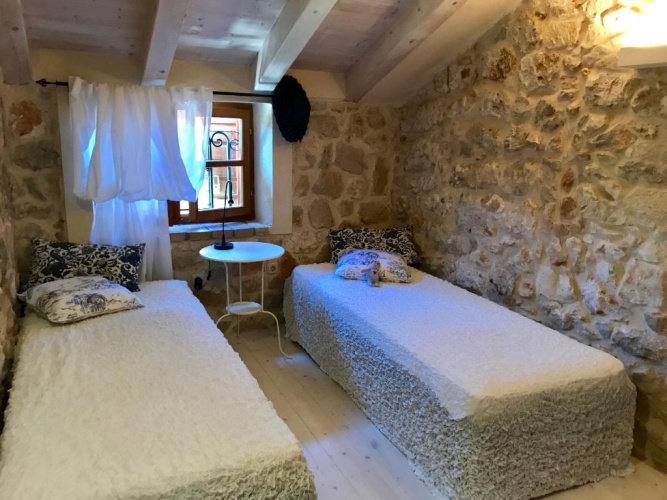 2 Bedrooms Duplex Cottage