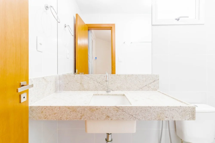 IT39 Excelente Apt 3 Quartos Pé na areia