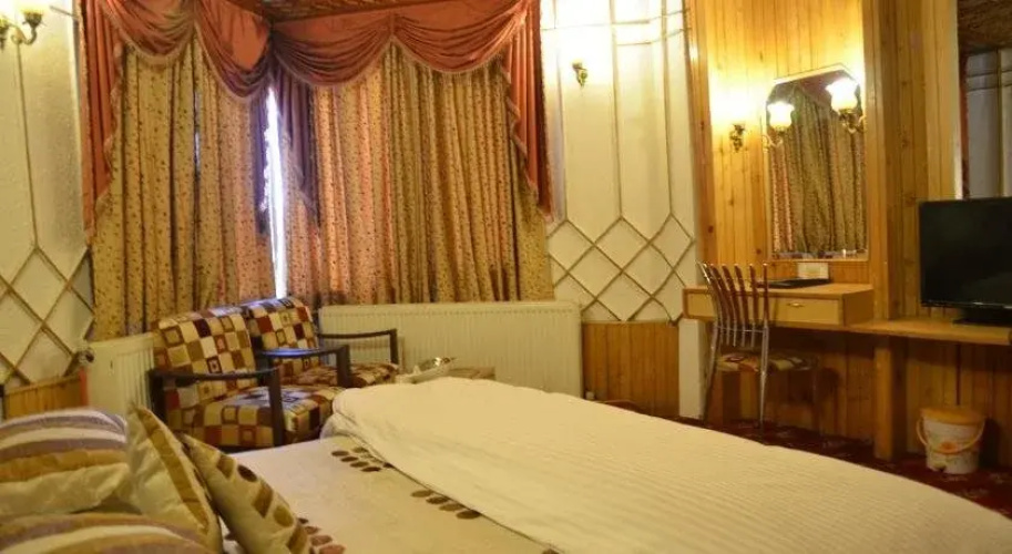Hotel Hilltop