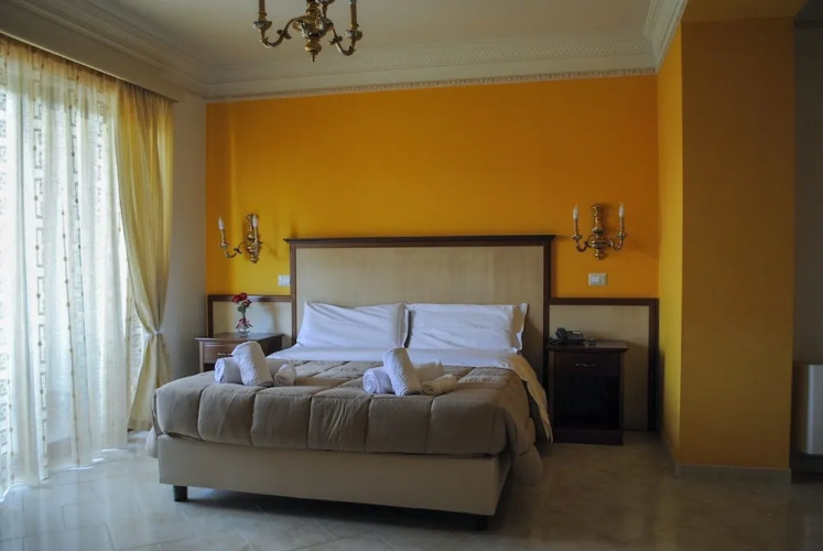 Helios Hotel
