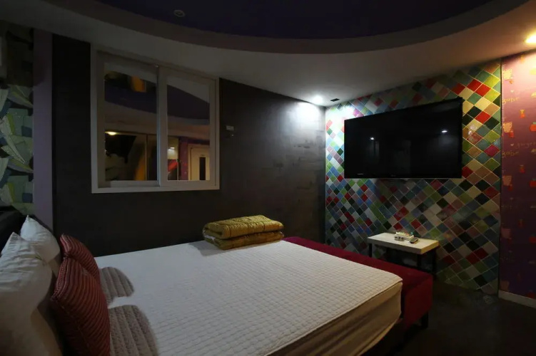 V Hotel Sasang