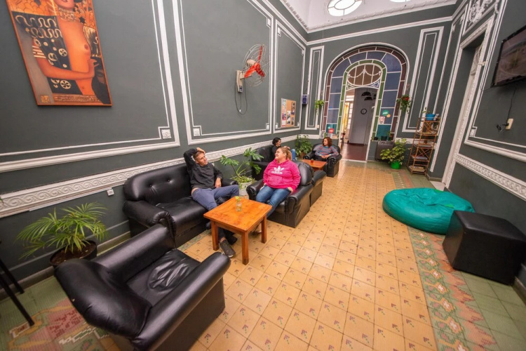 Hostel Alvear