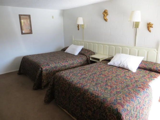 Holiday Lodge