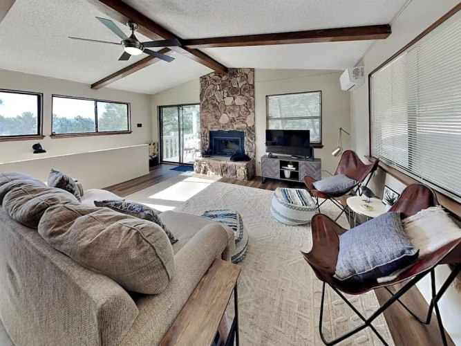 3 Bedrooms Studio
