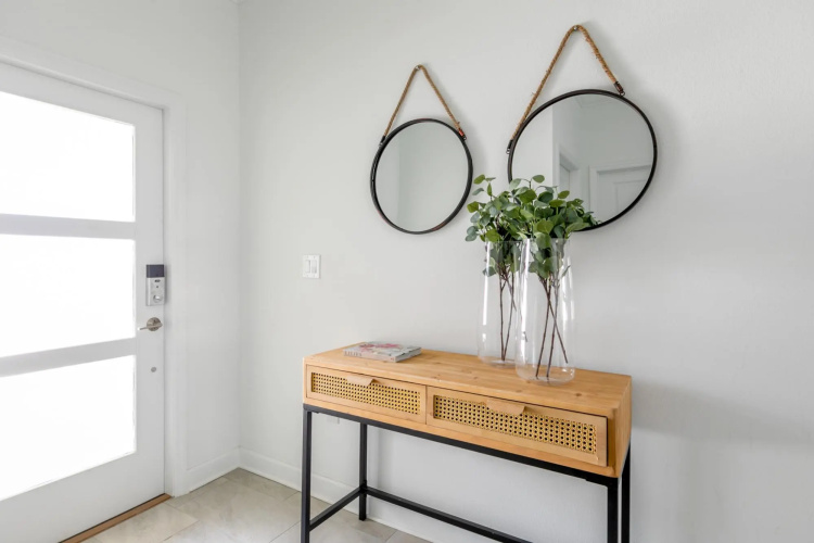 Stylish Townhome Near Disney