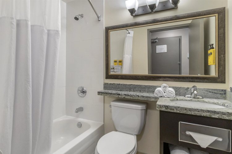 Best Western Plus Chocolate Lake Hotel photo 10