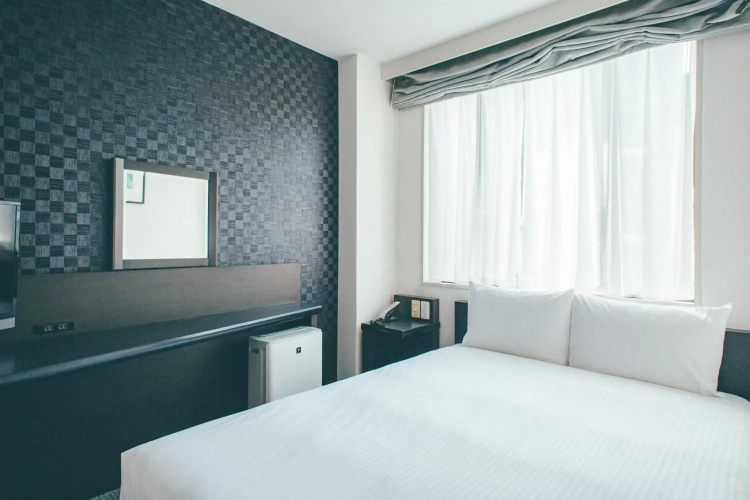 Hamilton Hotel Black