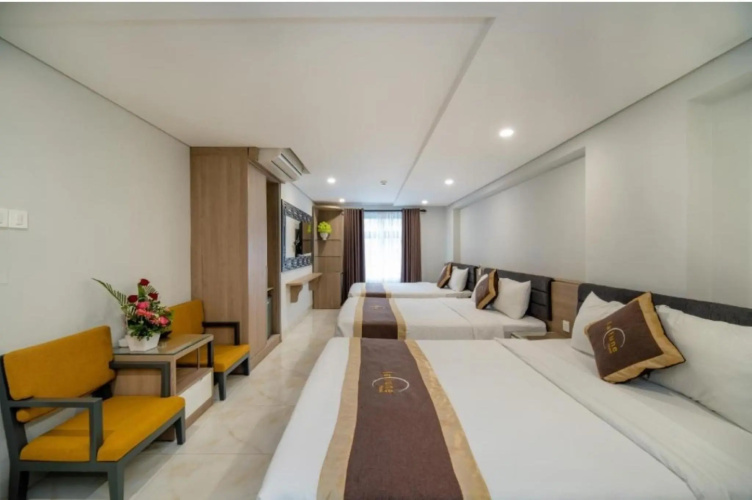 La Lune Hotel