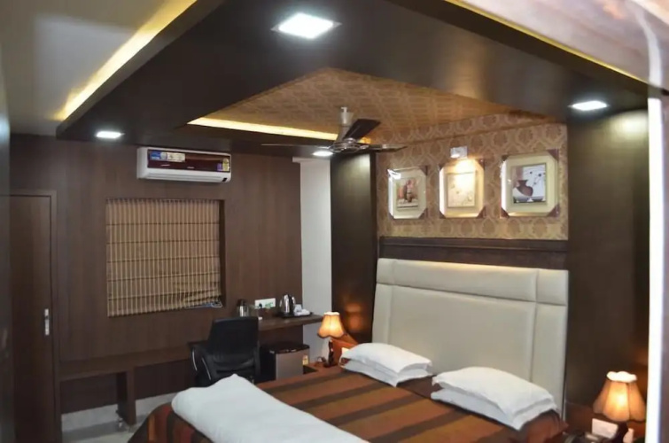 Hotel RK Palace