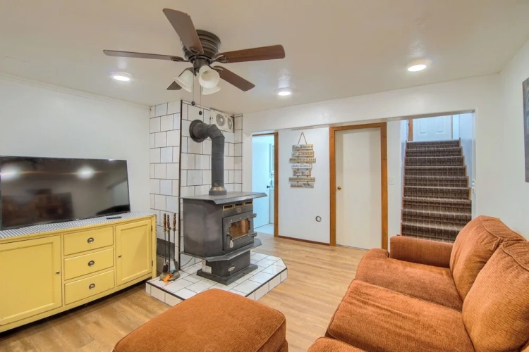 4 Bedrooms Cottage