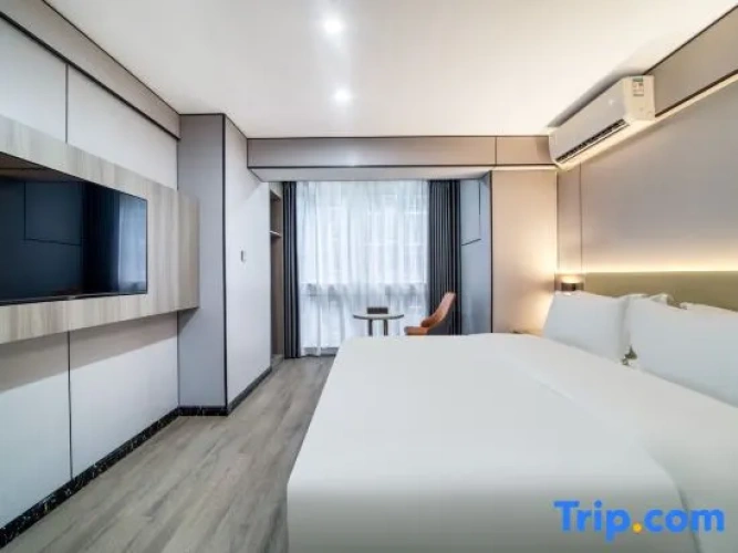 Standard Double room with city view