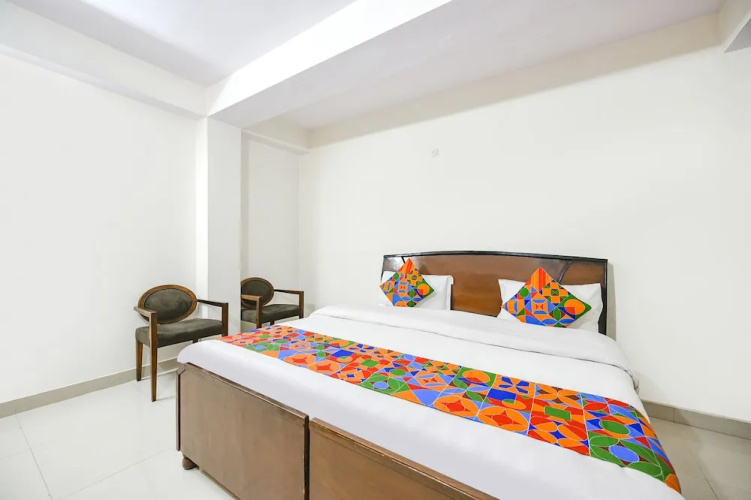 Fabhotel Ginger Grass