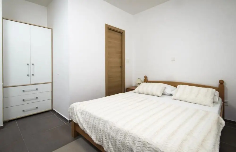La Perla Apartments