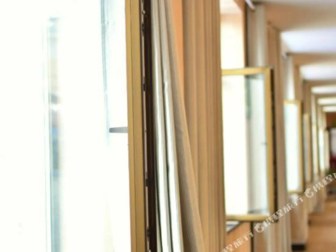 Xinhe Business Hotel