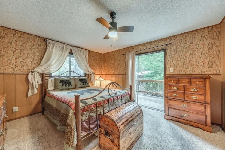Cloudcroft Cabin Vacation Rental: 3 Mi to Skiing!