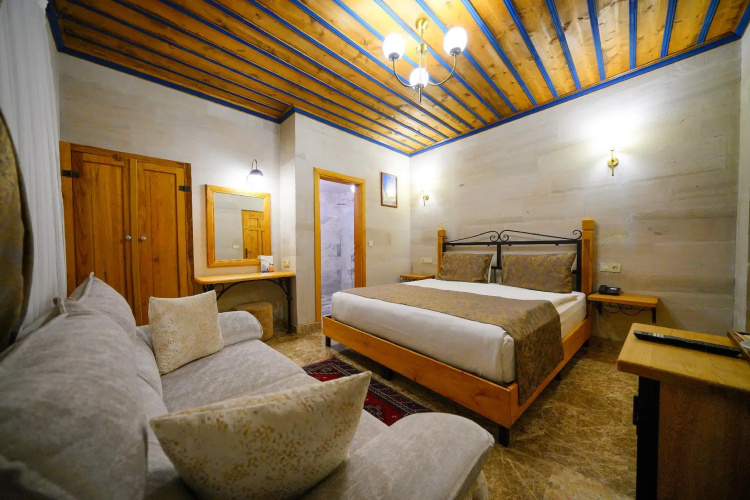 Cave Hotel Saksagan