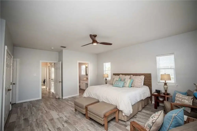 228 Mustang Royale - 4 Br Home