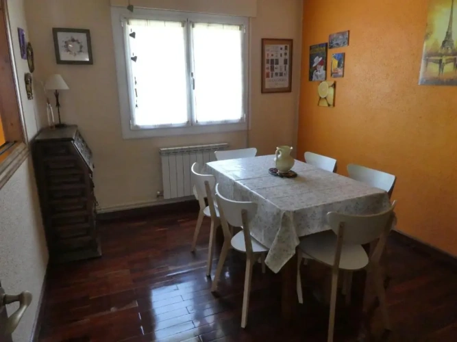3 Bedrooms Apartment