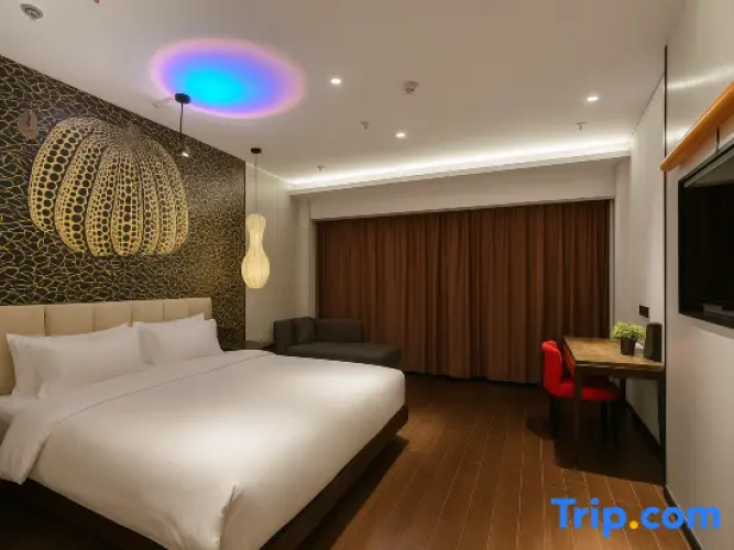 Standard Double room with city view