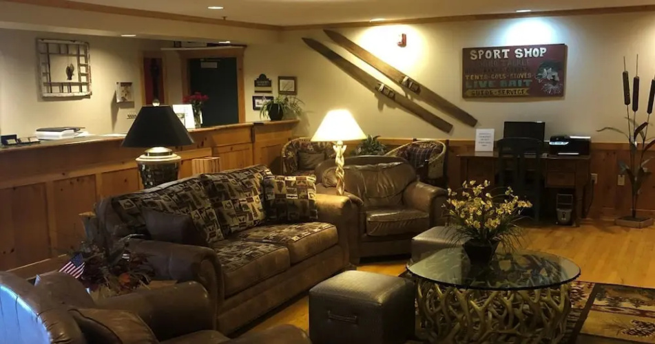 Flat Creek Inn And Suites