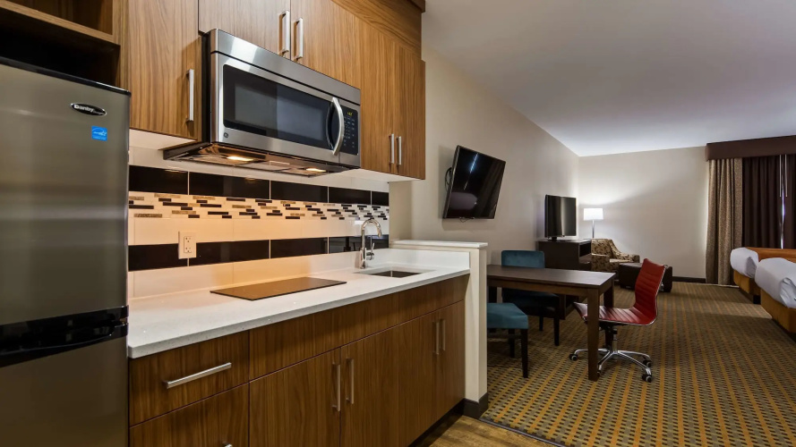 Best Western Plus Hinton Inn & Suites photo 31