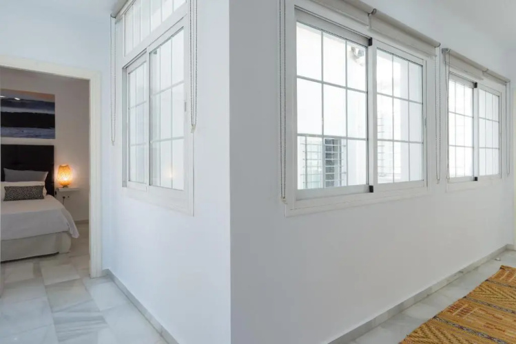 ML3C-Marble Penthouse-Prime location-High Ceilings