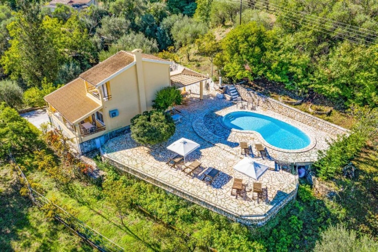 3 Bedrooms Villa