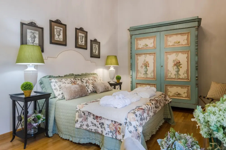 Castruccio s Heritage Haven