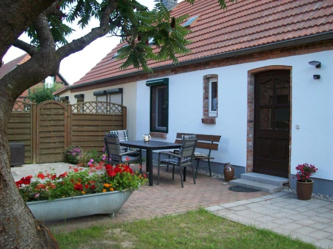2 Bedrooms Cottage