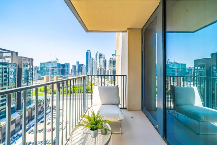 Incredible Views From This Classy Apt With Terrace