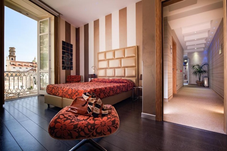 Classic with Bathtub Double room with partial sea view