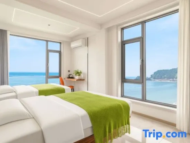 Standard Twin room with sea view