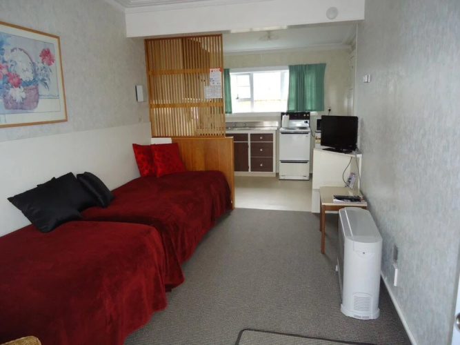 Beach lodge motel