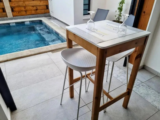 2 charmants LOFTS avec piscine