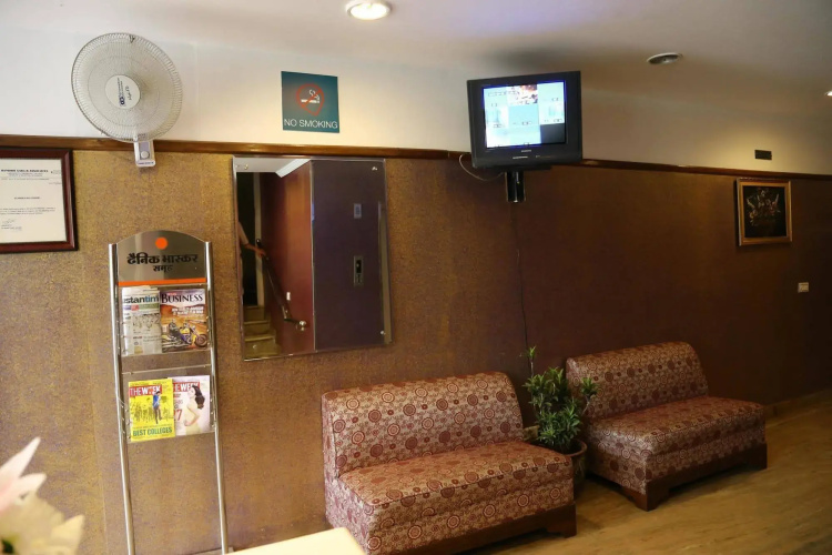 OYO 821 Sarao Hotel